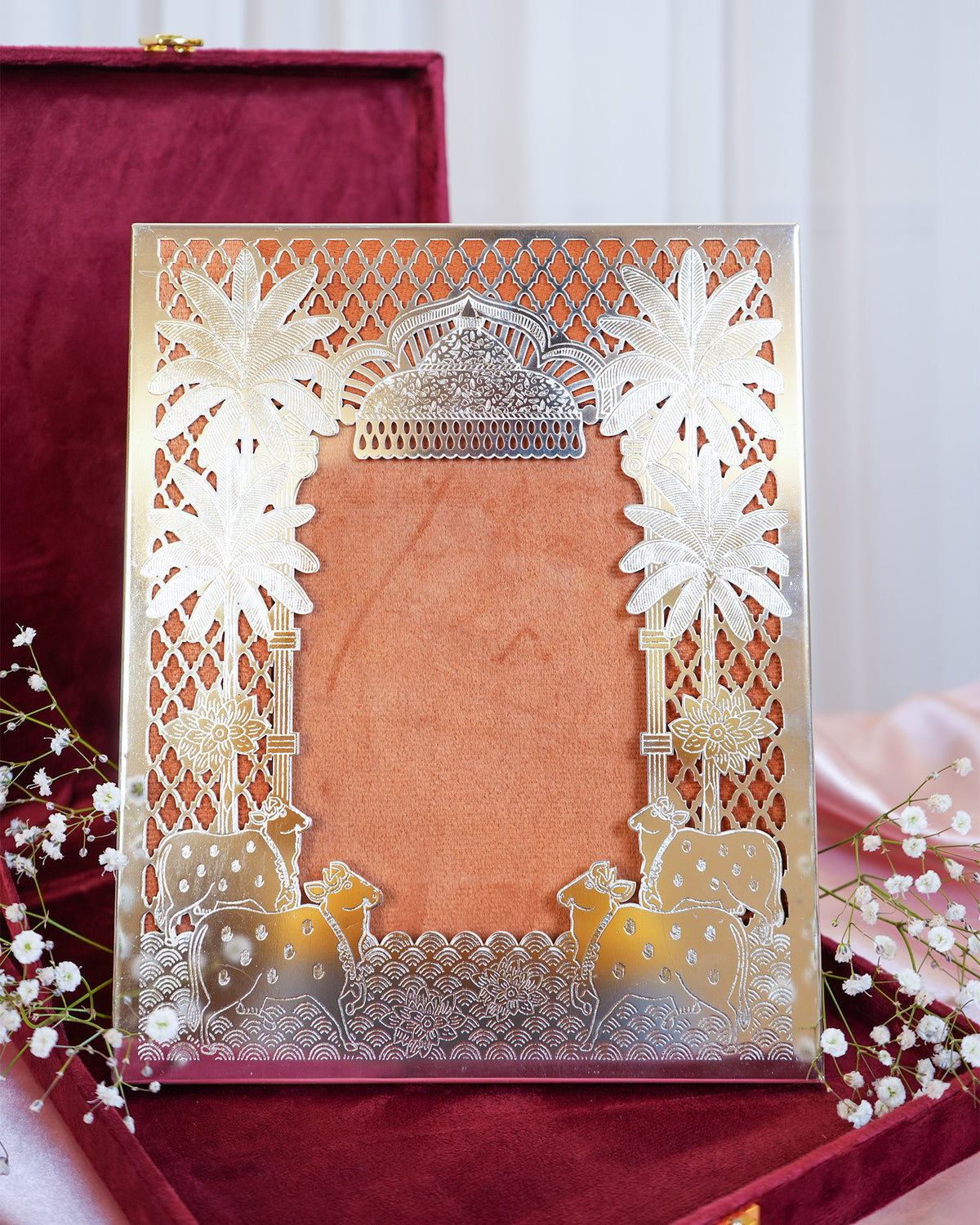 Luxury Silver-Plated Photo Frame with Royal Cow & Palm Design – Ideal for Gifting & Décor