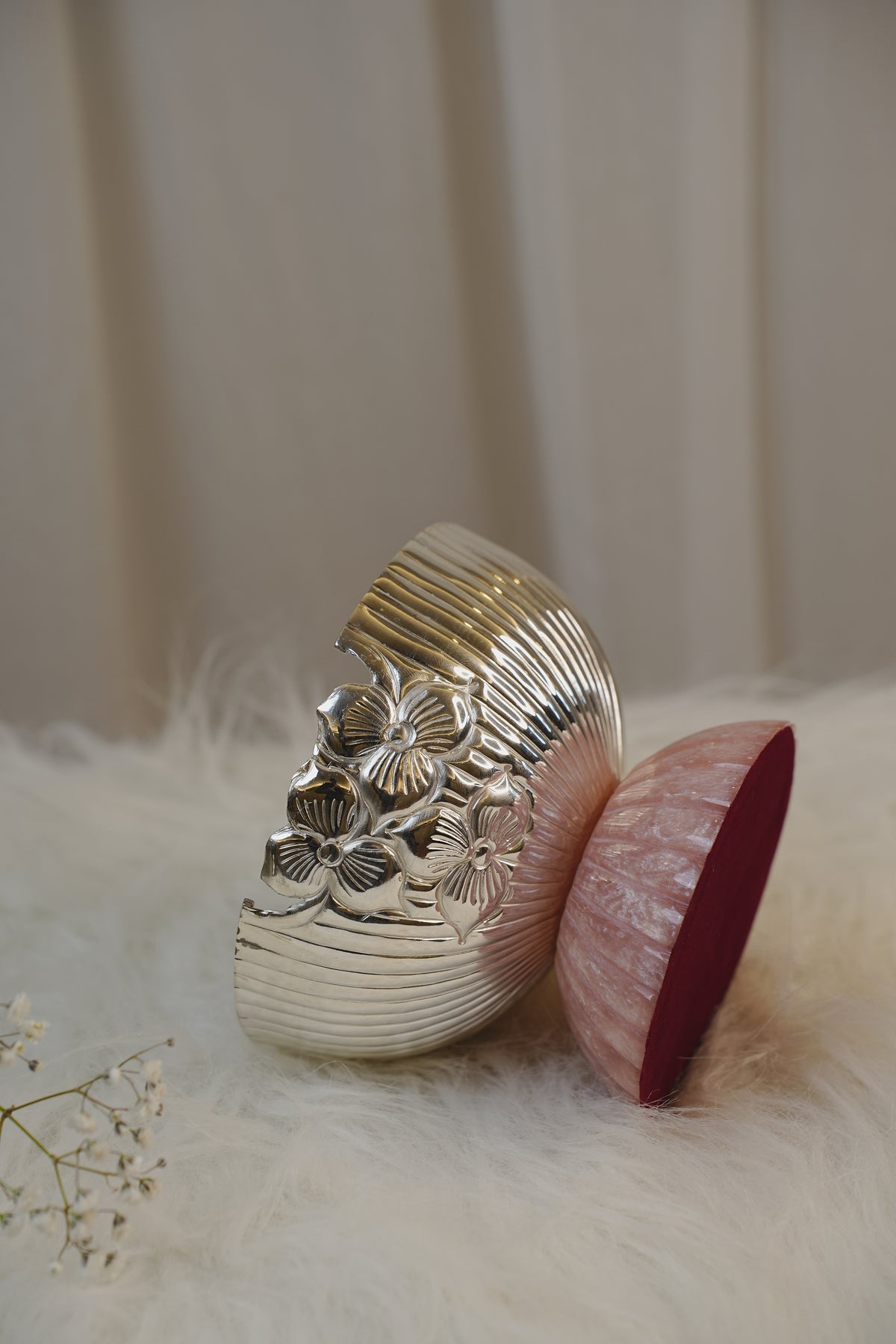 Silver Handcrafted Urli Bowl with Resin Stand – Multipurpose Decor for Mandir, Console & Wedding Gifting